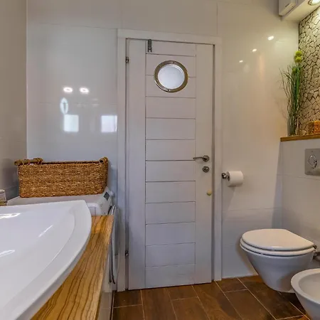 Beautiful In With Wifi Apartment *