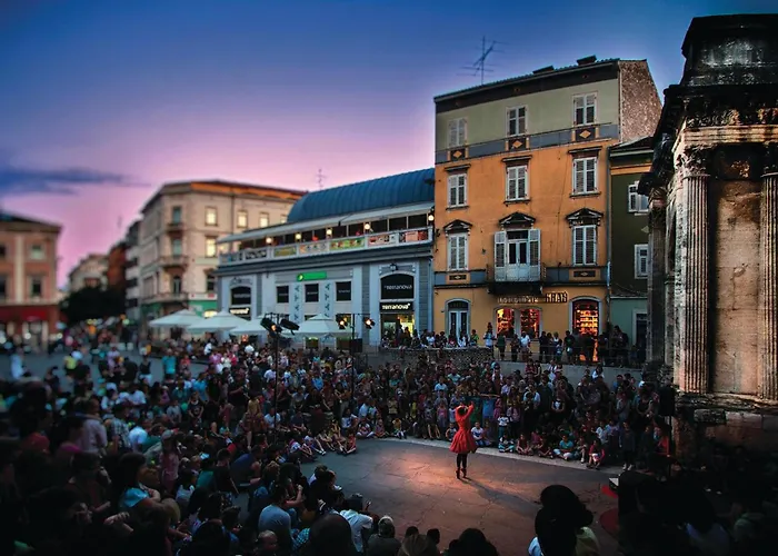 Beautiful In With Wifi Apartament Pula